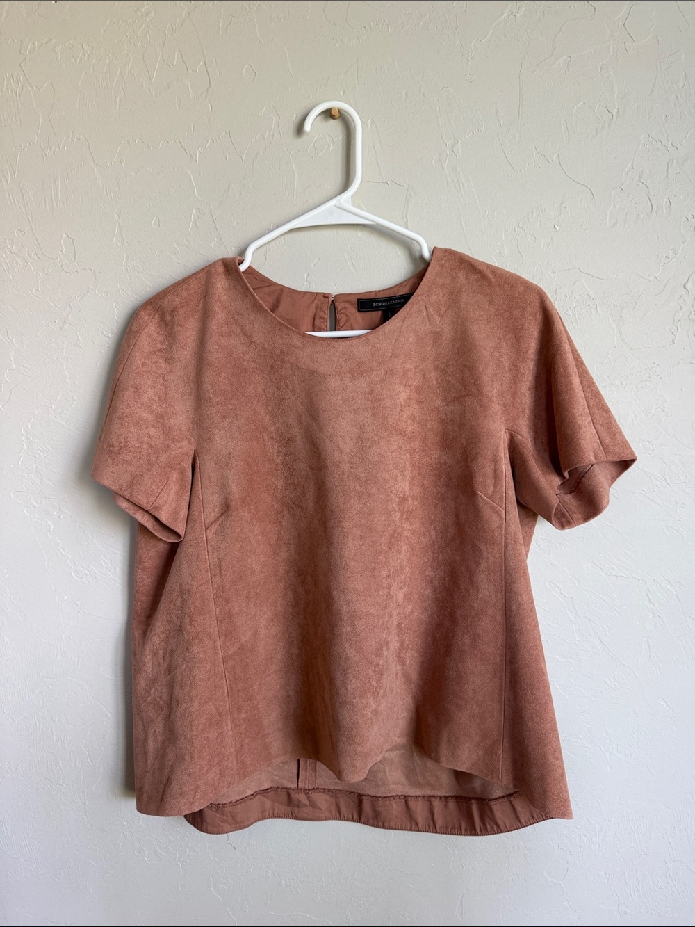 BCBGMaxAzria Short Sleeve Suede-Look Top in mauve